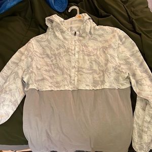 Under Armour Wind Breaker